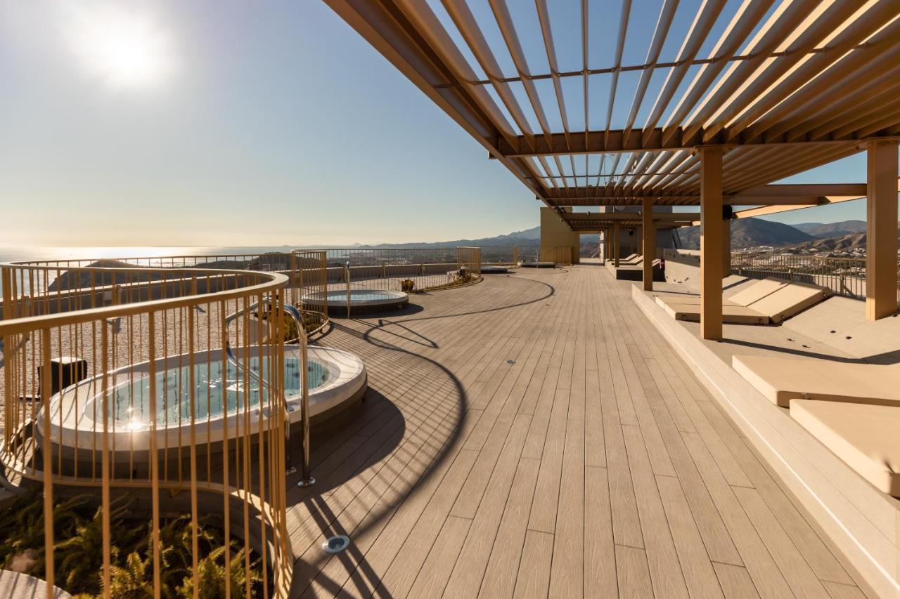 Intempo Luxury Ocean Views Resort بينايدورم المظهر الخارجي الصورة