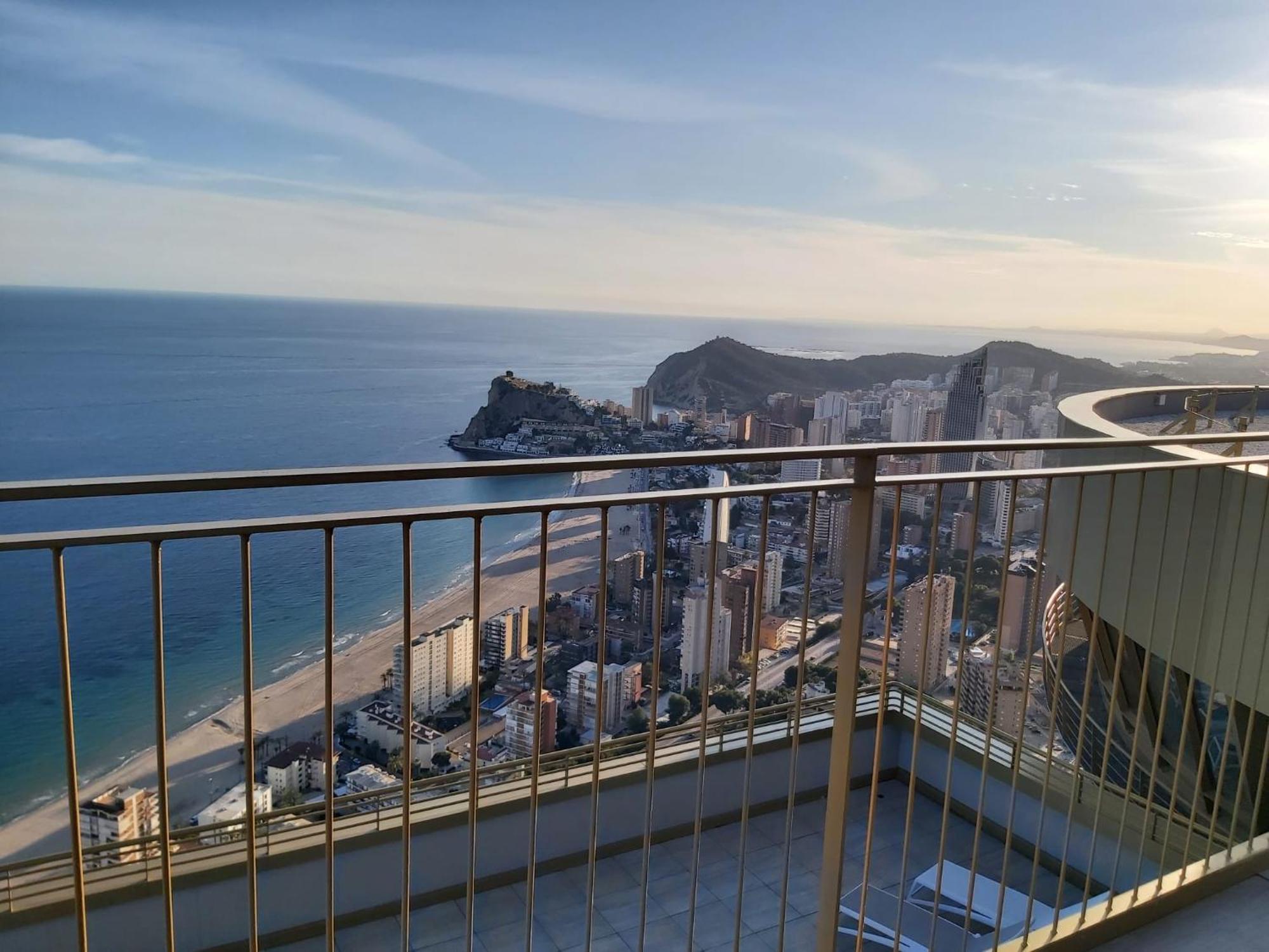 Intempo Luxury Ocean Views Resort بينايدورم المظهر الخارجي الصورة